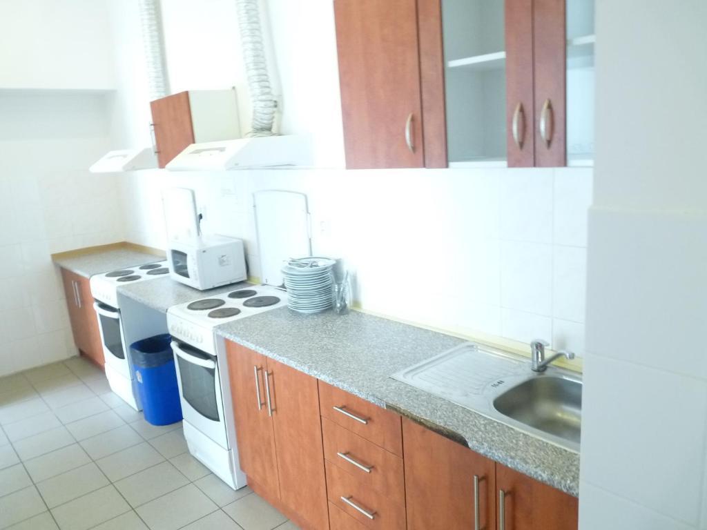 Ats Hostel Jednota Prag Exteriör bild